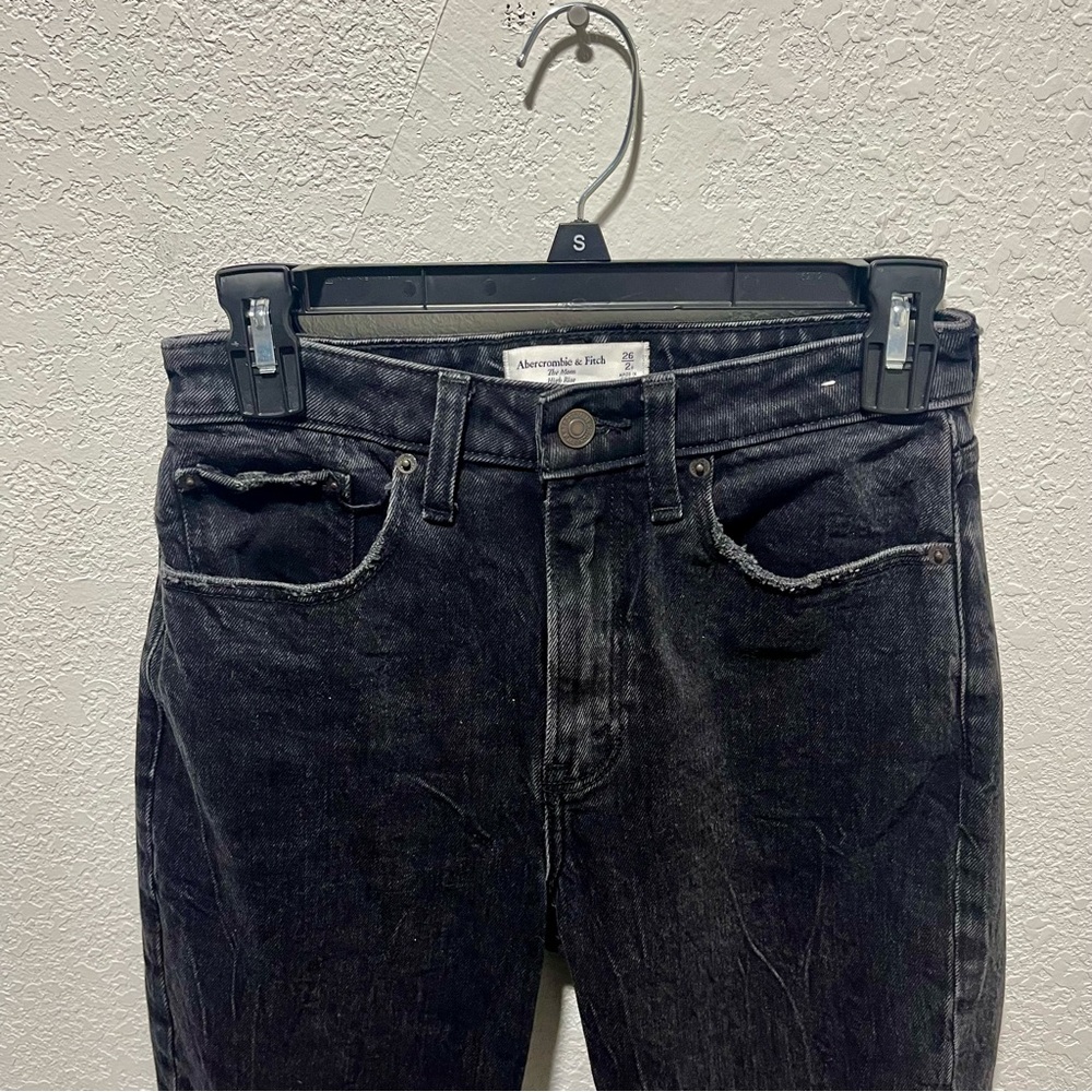 Abercrombie & Fitch Black The Mom High Rise Curve Love Jeans - Picture 3 of 14